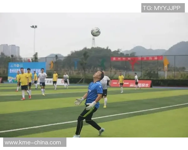 激情四溢的足球比赛解说带你领略绿茵场上的每一个精彩瞬间与战术较量